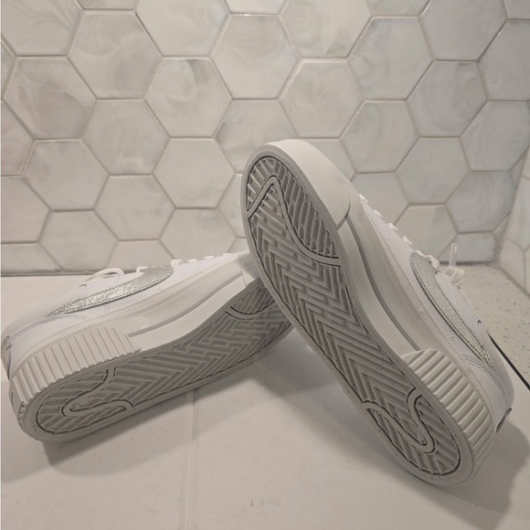 Nike Woman’s Court Legacy Lift Sneakers White & Metallic Silver Size 8.5 NEW Box - Picture 8 of 12